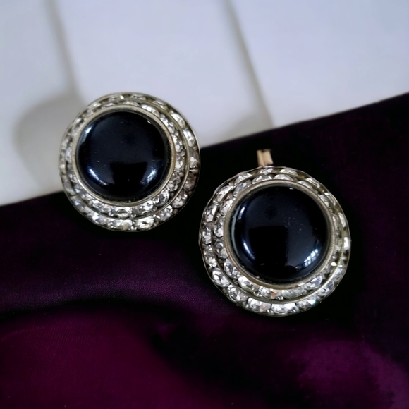 Vintage 1950s Mid Century Round Black Acrylic Bead Rhinestone Clip On Earrings - Picture 1 of 12